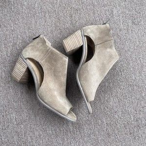 Lucky brand tan suede open toe heeled booties size 8